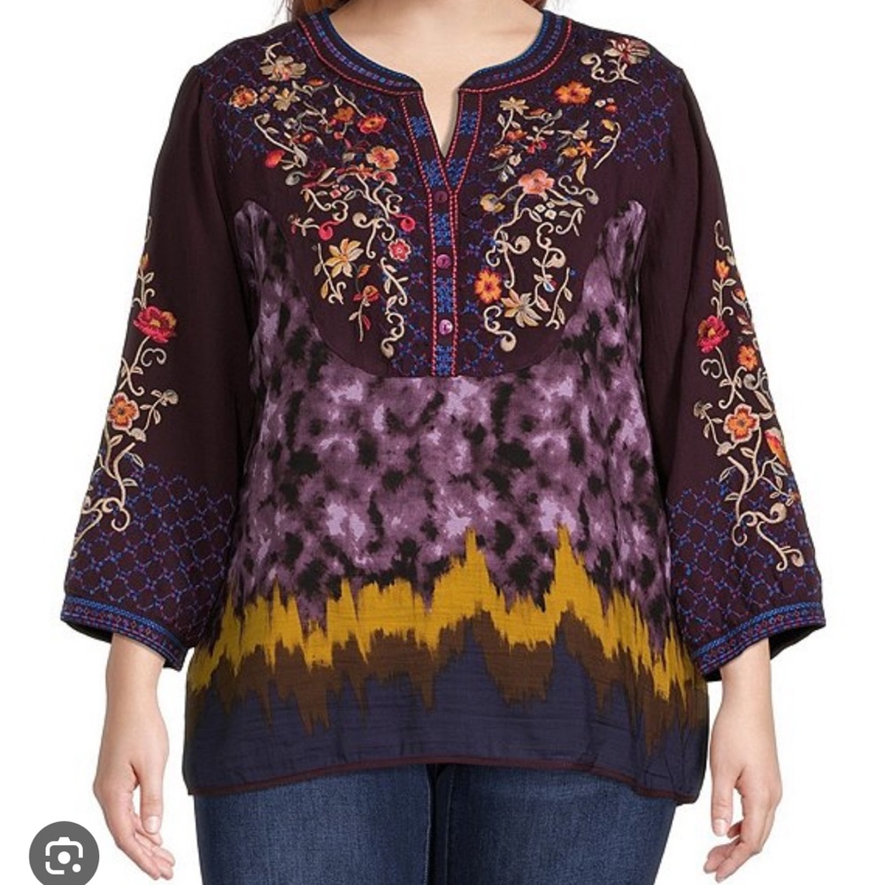 JOHN MARK EMBROIDERED PLUM TIE DYE PRINT Y-NECK TUNIC